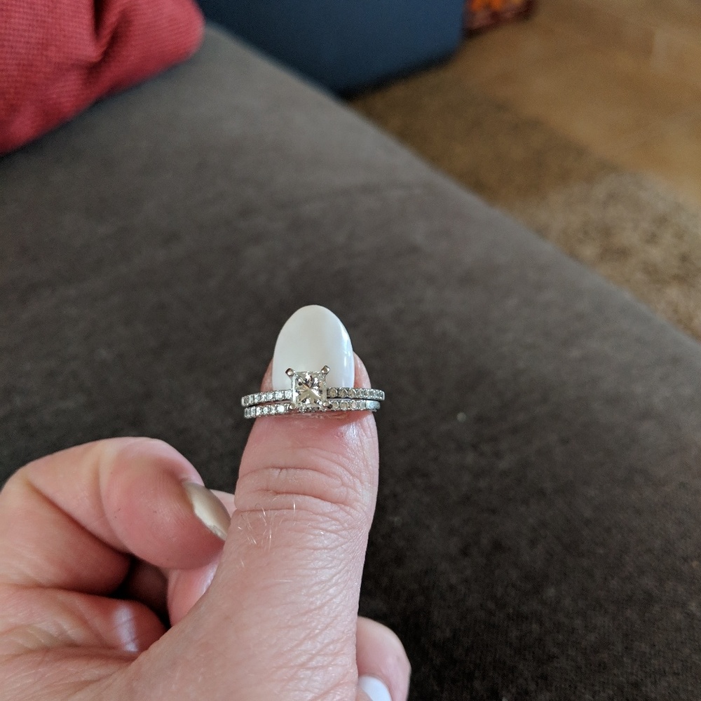 Diamond wedding band set - Picture 3 of 3